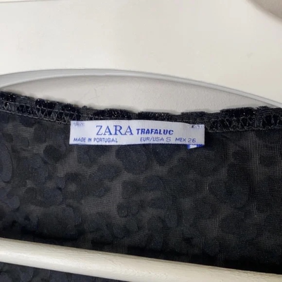 Zara Trafaluc Metallic Leopard Print Long Sleeve Crop Top - Picture 3 of 12